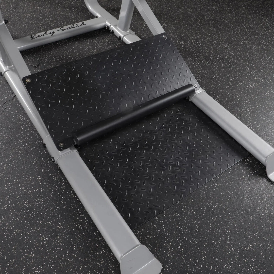 Body-Solid Leverage Squat Machine SLS500 closer look on foot plate