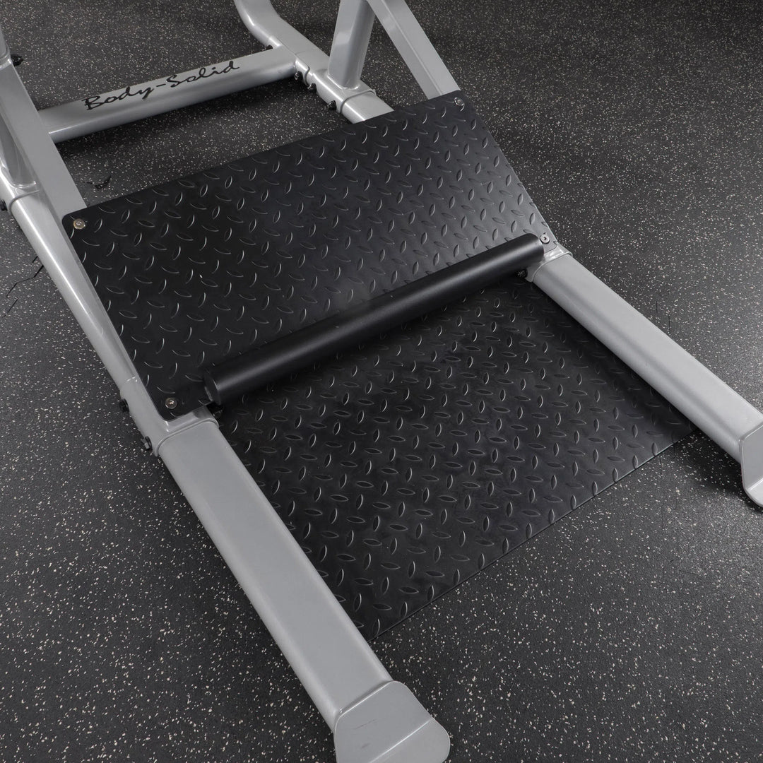 Body-Solid Leverage Squat Machine SLS500 closer look on foot plate