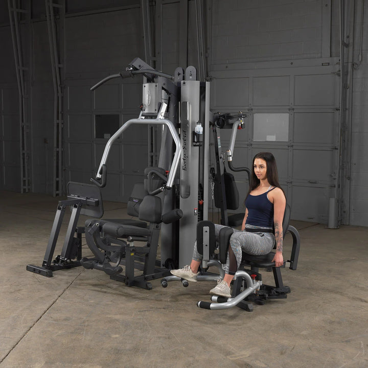 Body-Solid GIOT9 attachment showing the seat, back pad and swiveling knee pads