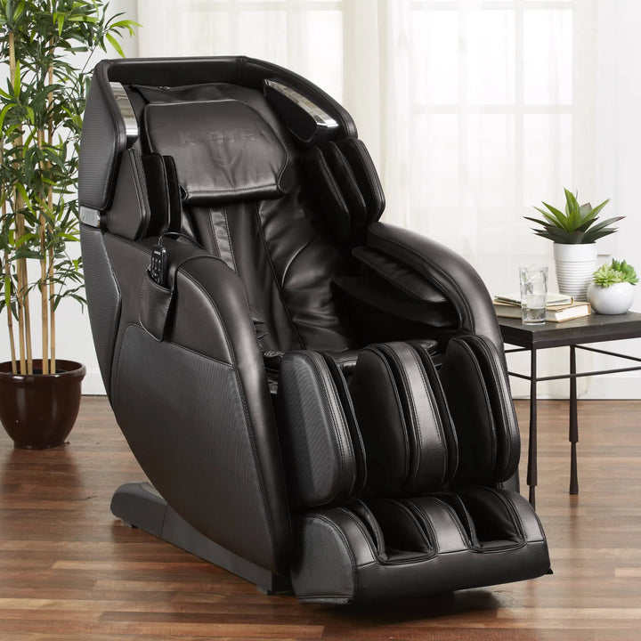 Kenko 4D Full Body Massage Chair M673 black variant on display