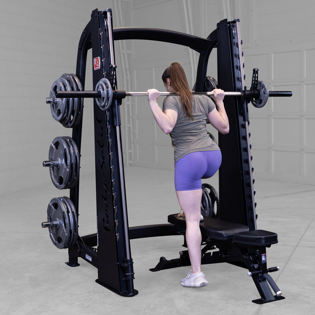 Body-Solid SCB1000B Smith machine illustrating the fixed vertical bar path